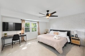 4 Schlafzimmer, Schreibtisch, Bügeleisen/Bügelbrett, kostenloses WLAN