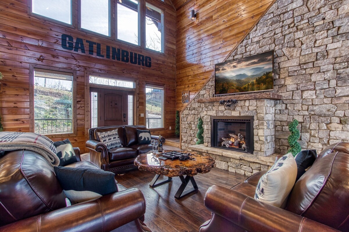 Photo 50 of Luxury LongView Lodge---Sleeps 20---Best Location in Smokies---16 Beds---Pool