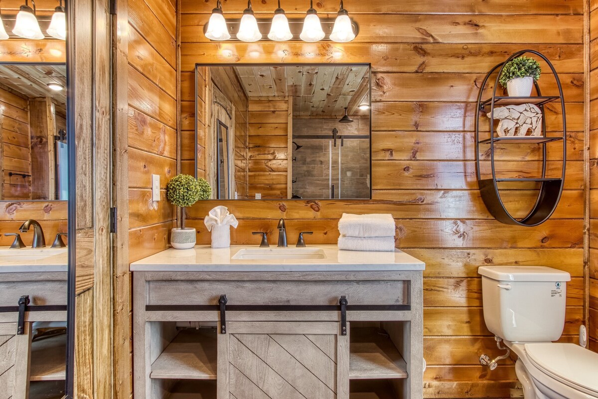 Photo 71 of Luxury LongView Lodge---Sleeps 20---Best Location in Smokies---16 Beds---Pool