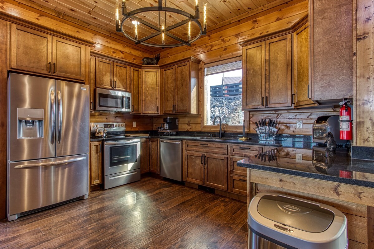 Photo 56 of Luxury LongView Lodge---Sleeps 20---Best Location in Smokies---16 Beds---Pool