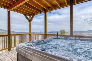 Tina de hidromasaje al aire libre