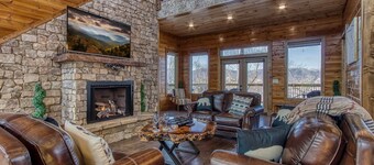 Luxury LongView Lodge---Sleeps 20---Best Location in Smokies---16 Beds---Pool