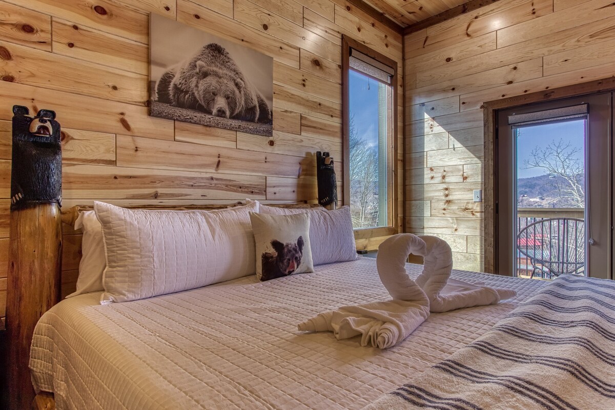Photo 81 of Luxury LongView Lodge---Sleeps 20---Best Location in Smokies---16 Beds---Pool
