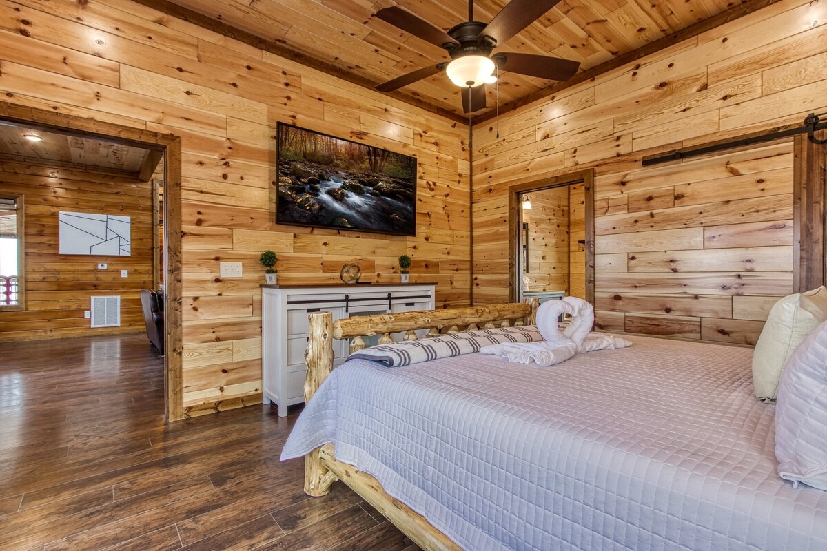 Photo 79 of Luxury LongView Lodge---Sleeps 20---Best Location in Smokies---16 Beds---Pool