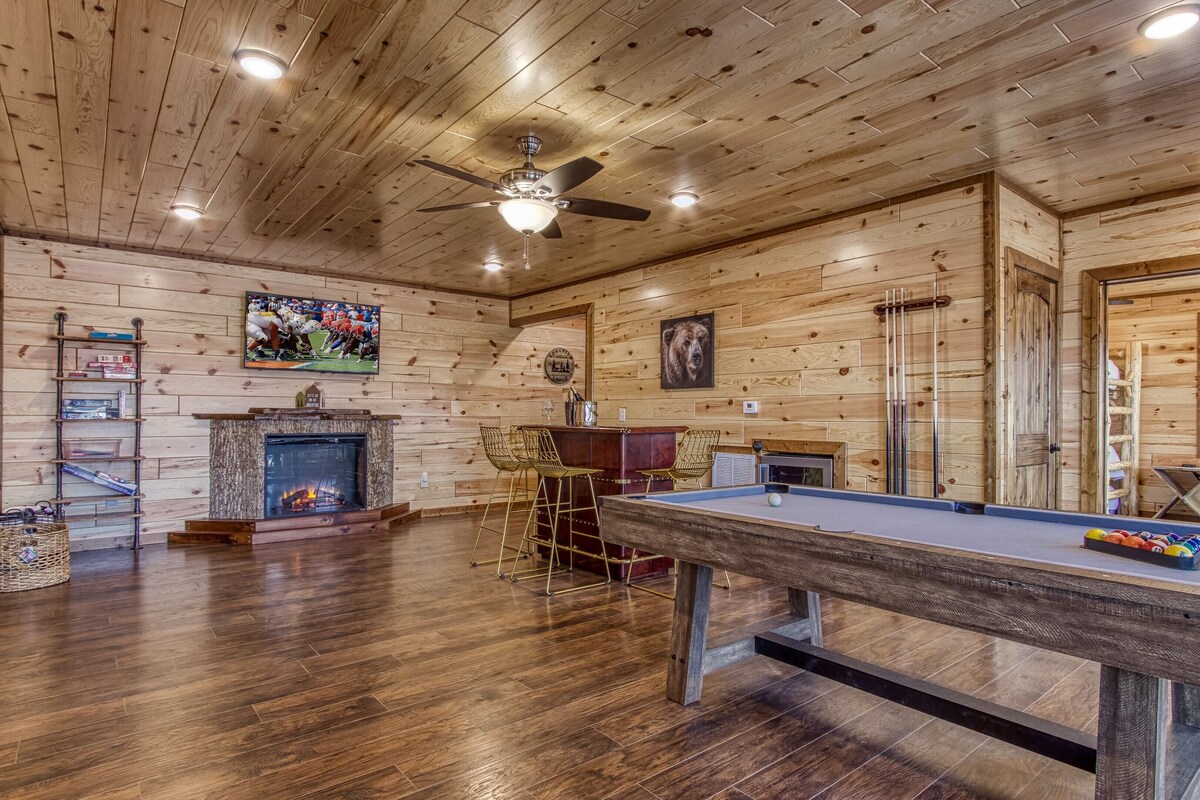 Photo 76 of Luxury LongView Lodge---Sleeps 20---Best Location in Smokies---16 Beds---Pool
