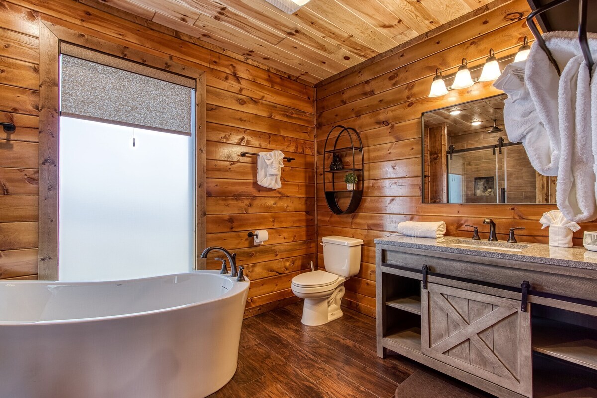 Photo 83 of Luxury LongView Lodge---Sleeps 20---Best Location in Smokies---16 Beds---Pool