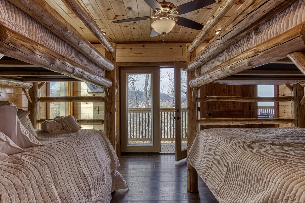 Photo 88 of Luxury LongView Lodge---Sleeps 20---Best Location in Smokies---16 Beds---Pool