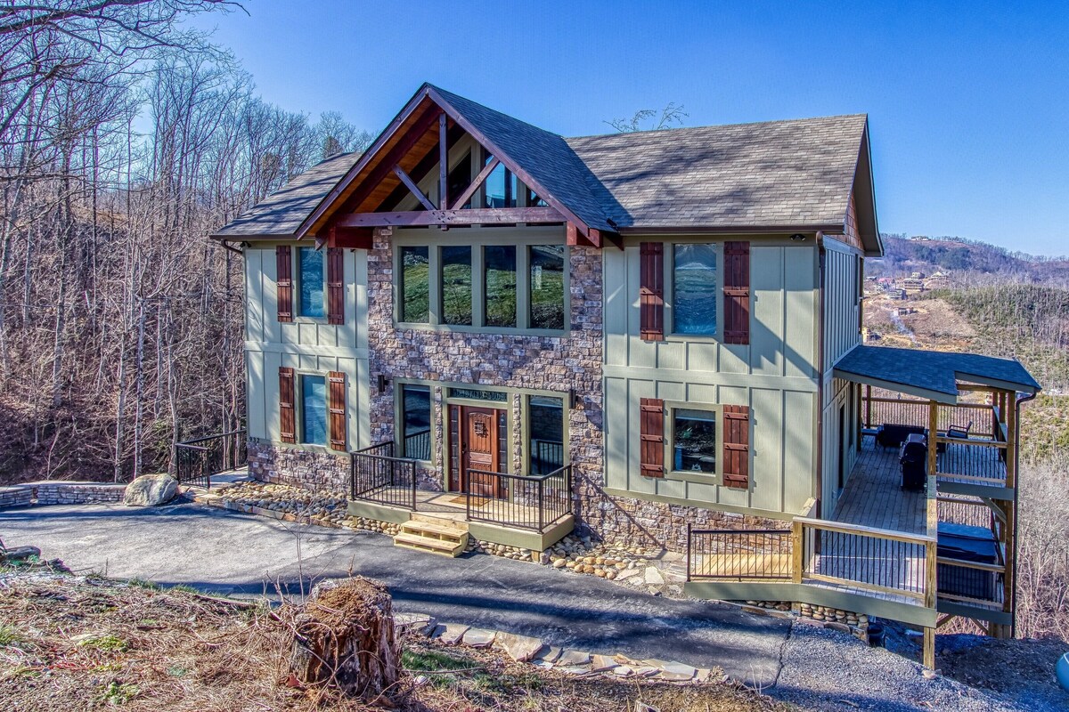 Photo 67 of Luxury LongView Lodge---Sleeps 20---Best Location in Smokies---16 Beds---Pool