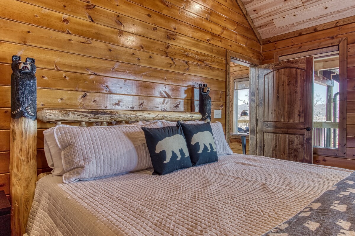 Photo 82 of Luxury LongView Lodge---Sleeps 20---Best Location in Smokies---16 Beds---Pool