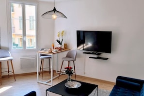 TV, stereo