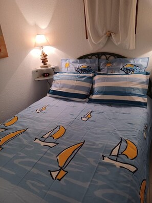 2 bedrooms, iron/ironing board, travel crib, free WiFi - Cosy T2 *** apartment 100 metres from Richelieu Centre beach (Agde)