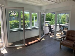 Luokittelematon kuva, 3 kautta 42, painike