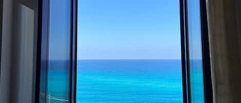 Single Room | Minibar, free WiFi, bed sheets