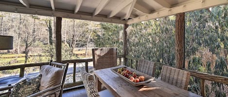 Outdoor dining
