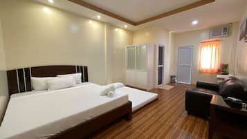 Free WiFi, bed sheets