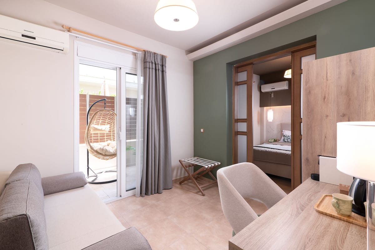 Family Suite | 1 bedroom, in-room safe, desk, blackout curtains