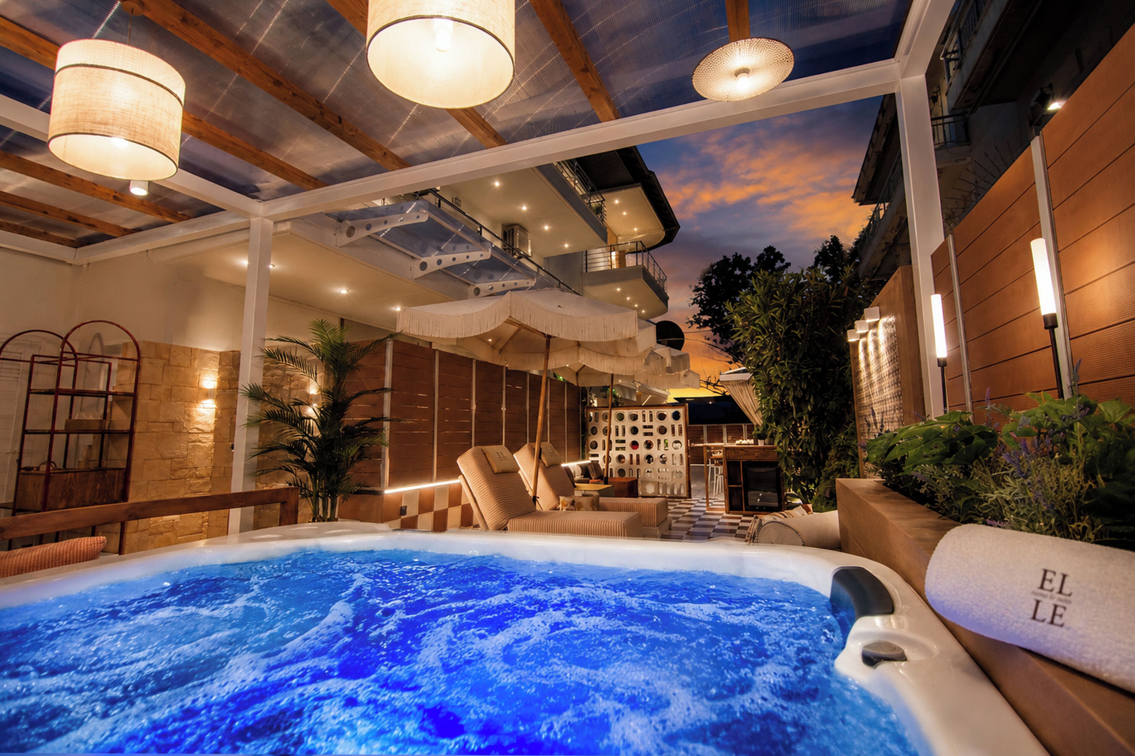 Bathtub spa outdoor