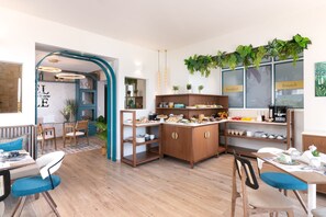 Free daily buffet breakfast - ELLE Rooms & Suites (Katerini)