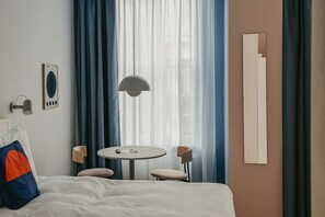 Comfort Double Room | Egyptian cotton sheets, premium bedding, memory foam beds, in-room safe - Hotel Bries Den Haag Scheveningen (The Hague)