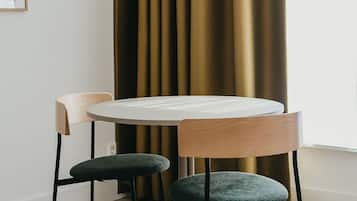 Comfort Double Room | In-room dining