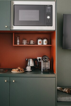 Comfort Double Room | Private kitchen | Fridge, microwave, espresso maker, coffee/tea maker - Hotel Bries Den Haag Scheveningen (The Hague)