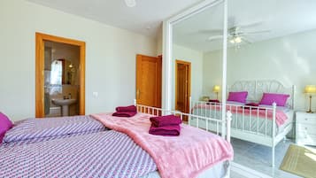 2 habitaciones, tabla de planchar con plancha y wifi gratis