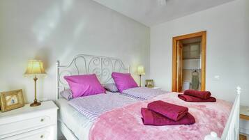 2 Schlafzimmer, Bügeleisen/Bügelbrett, kostenloses WLAN, Bettwäsche