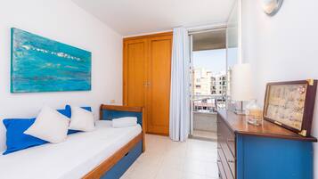 2 sovrum, strykjÀrn/strykbrÀda, gratis wi-fi och sÀngklÀder