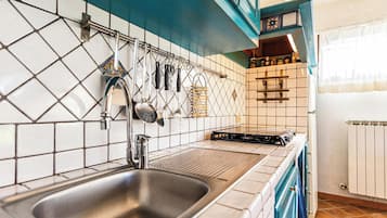 Køleskab, ovn, kogeplade, opvaskemaskine