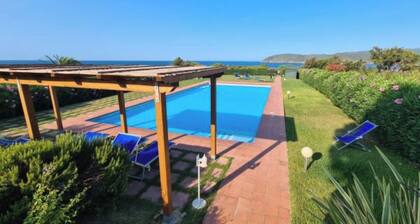 Ferienwohnung 'Casa Zuccale' mit Meerblick, Gemeinschaftspool & Terrassen