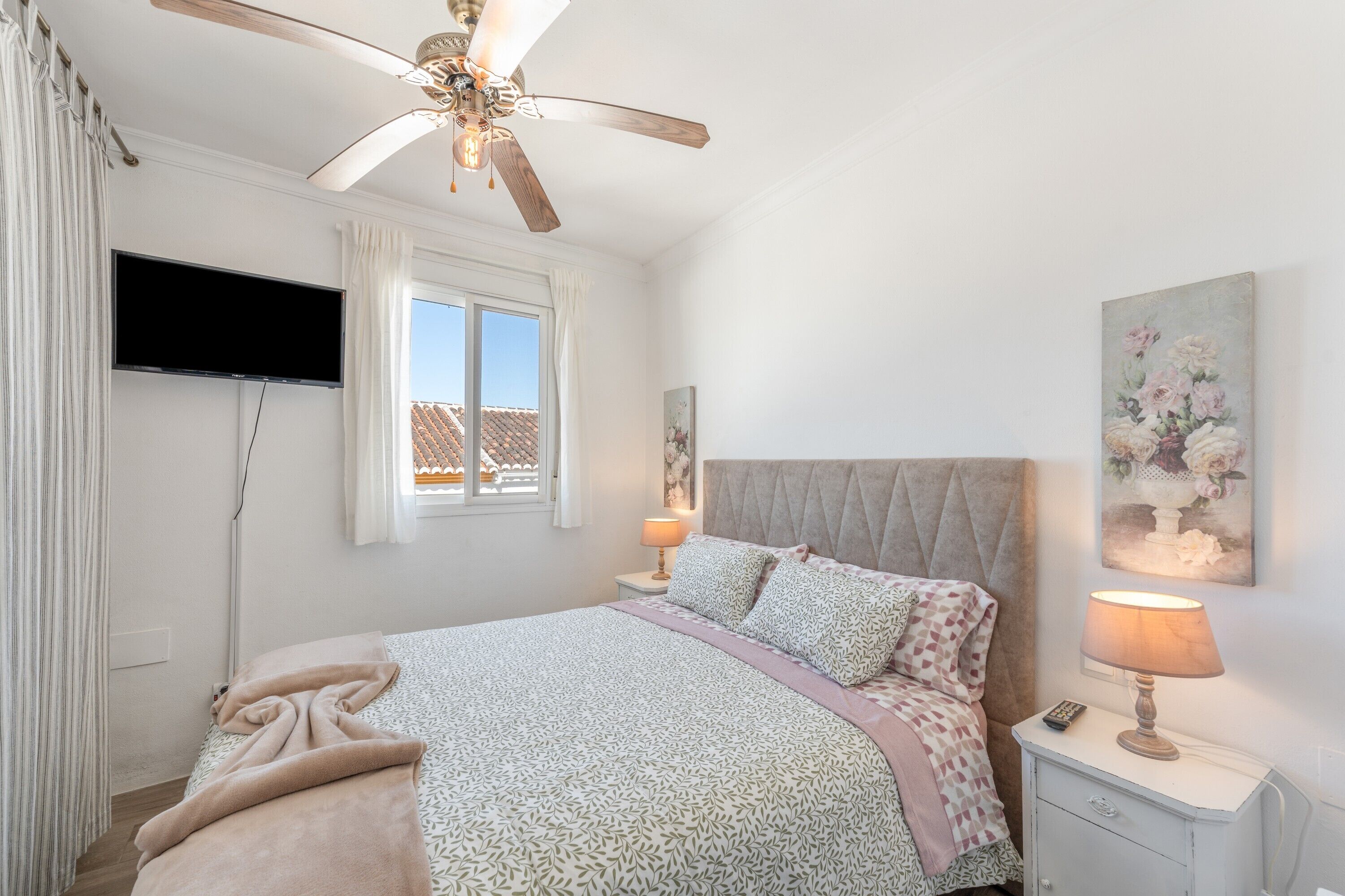 2 soverom, strykejern/-brett, wi-fi (inkludert) og sengetøy