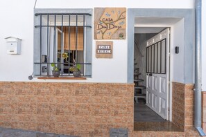 Exterior detail - Casa Don Diego: Mountain Views, Wi-Fi, and Air Conditioning (Ardales)