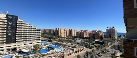 Een verwarmd zwembad