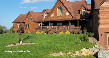 Amazing Spacious Log Cabin 15K Sq-Hot Tubs-Mountain Views