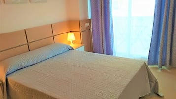 2 slaapkamers, een strijkplank/strijkijzer, wifi