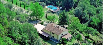 Appartement dans mas toscan avec piscine privée | 3 chambres | 8 personnes