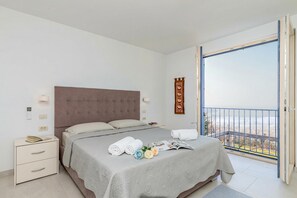 Family House, Multiple Bedrooms, 2 Bathrooms, Mountainside (Panorama Seaview Kolomban) | 2 bedrooms, laptop workspace, free WiFi, bed sheets - Panorama Seaview Kolomban (Koper)