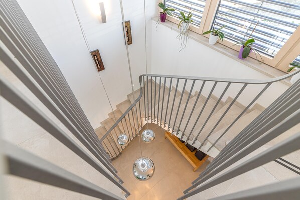 Family House, 2 Bedrooms, 2 Bathrooms, Mountainside (Panorama Seaview Kolomban) | Interior