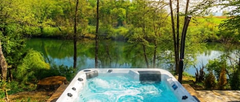 Nhà dành cho gia đình, nhiều phòng ngủ (House Kolpa Paradise Whirlpool And) | Bồn tắm spa ngoài trời