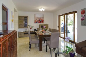 Dining - House Kolpa Paradise Whirlpool And Sauna (Metlika)