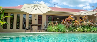 Belle Escapes Villa Latania Palm Cove