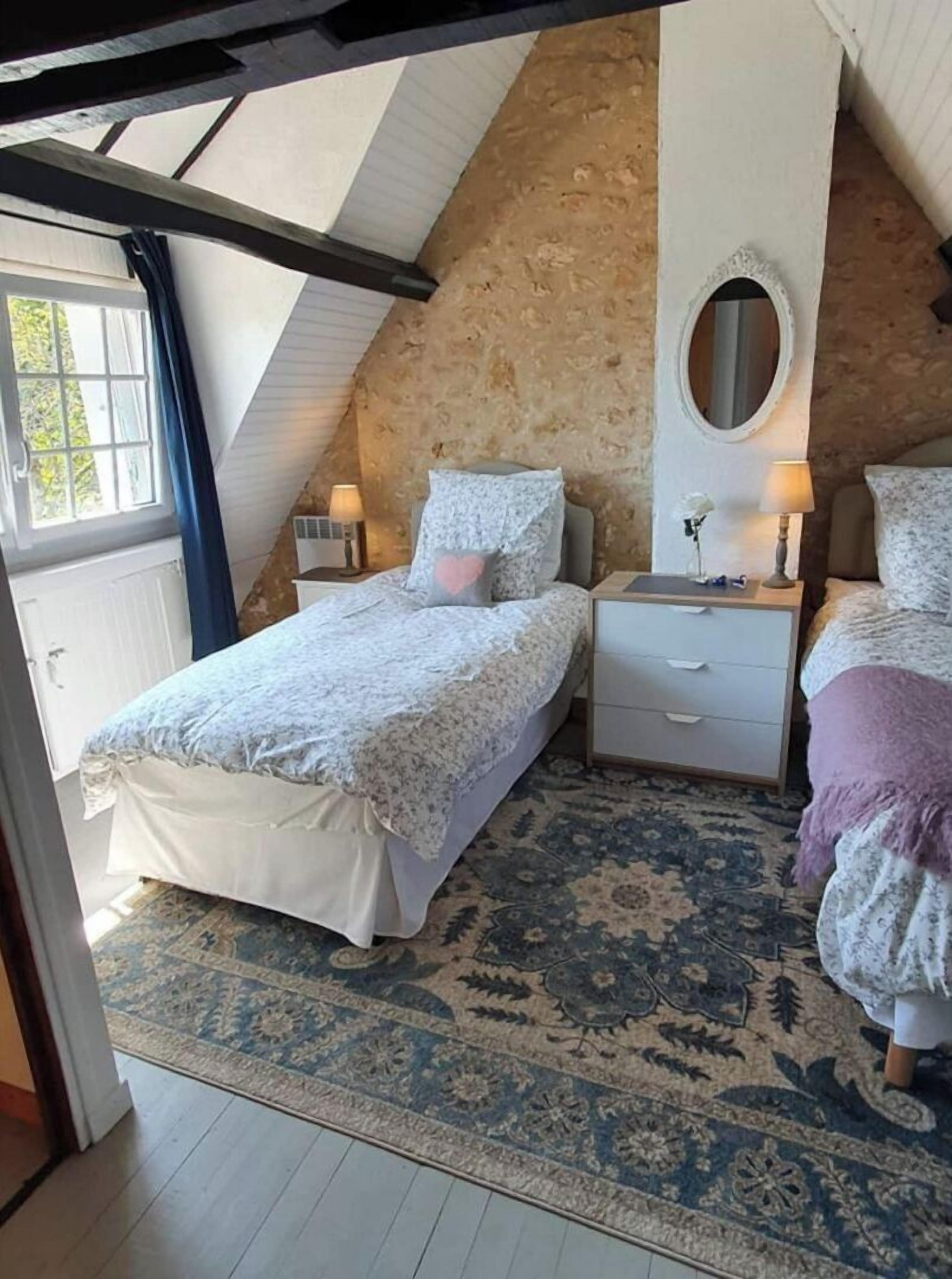 2 chambres, fer et planche à repasser, Wi-Fi gratuit, draps fournis