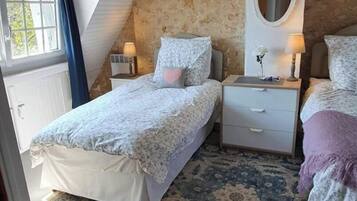 2 chambres, fer et planche Ă repasser, Wi-Fi gratuit, draps fournis