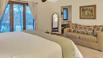 Townhome, 3 Bedrooms | 3 bedrooms, laptop workspace, iron/ironing board, cots/infant beds