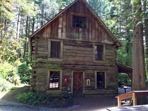 Condo, 1 Bedroom | Exterior - 33sw - Wifi - Fireplace - Amenities - Sleeps 4 1 Bedroom Home by RedAwning (Deming)