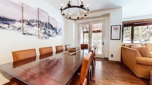 Townhome, 4 Bedrooms | Dining