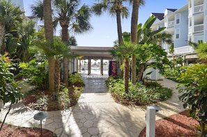 Property grounds - Seascape 1322 2 Bedroom Condo by RedAwning (Galveston)