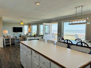 House, 5 Bedrooms | Private kitchen | Fridge, oven, toaster - Nothin But Nett 5 Bedroom Home by RedAwning (Supply)