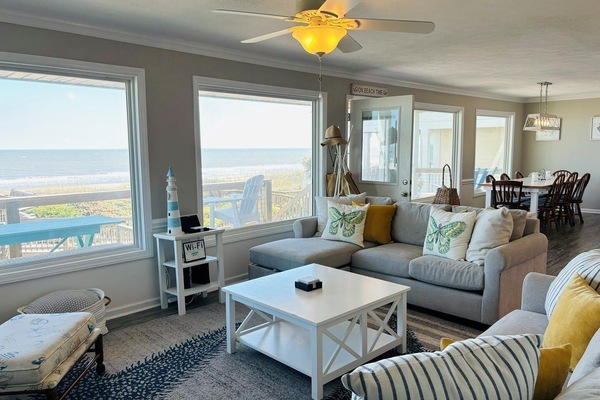 House, 5 Bedrooms | Living area