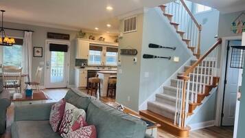 Maison, 3 chambres | Aire de séjour | Téléviseur